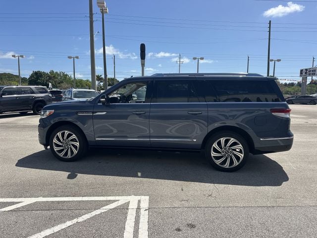 2023 Lincoln Navigator L Reserve