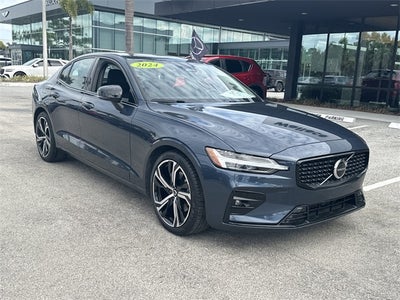 2024 Volvo S60 B5 Core Dark Theme