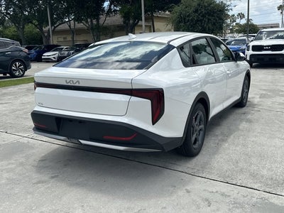 2026 Kia K4 LXS