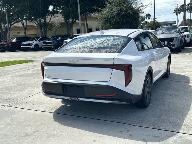 2026 Kia K4 LXS