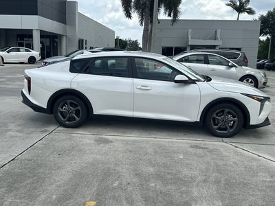 2026 Kia K4 LXS