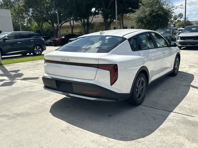 2026 Kia K4 LXS