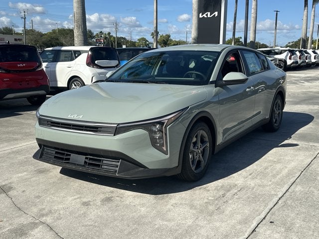 2025 Kia K4 LXS