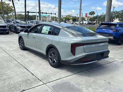 2026 Kia K4 LXS