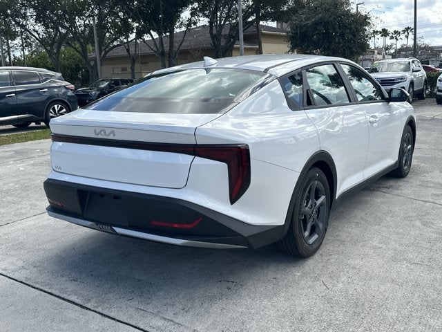 2026 Kia K4 LXS