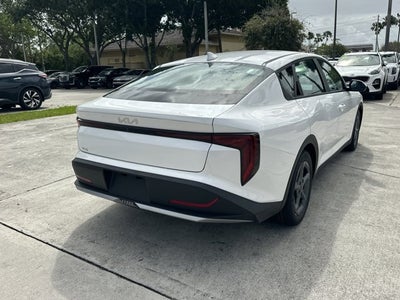 2026 Kia K4 LXS