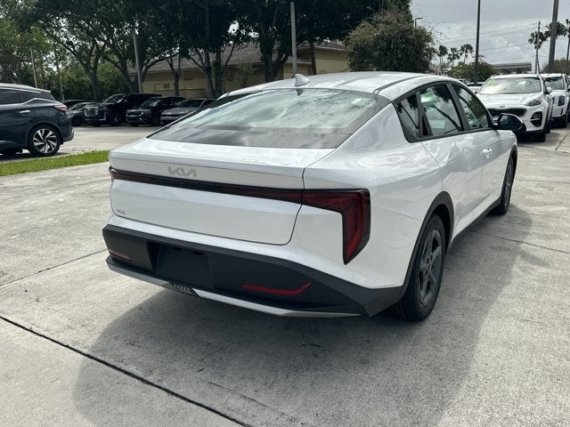 2026 Kia K4 LXS