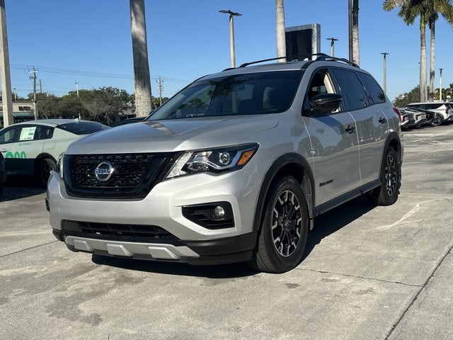 2020 Nissan Pathfinder SL