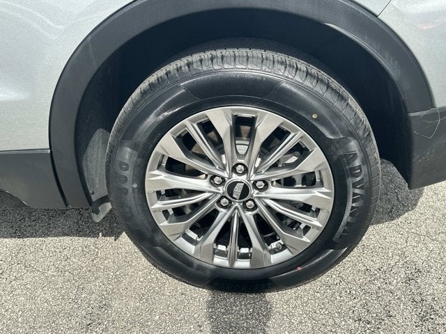 2024 Cadillac XT4 FWD Premium Luxury