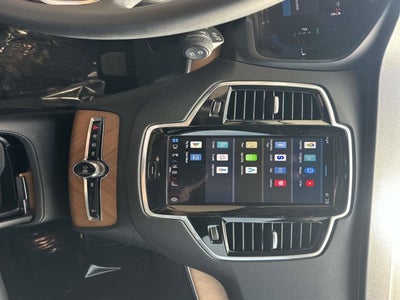 2024 Volvo XC90 Recharge Plug-In Hybrid Plus Bright Theme