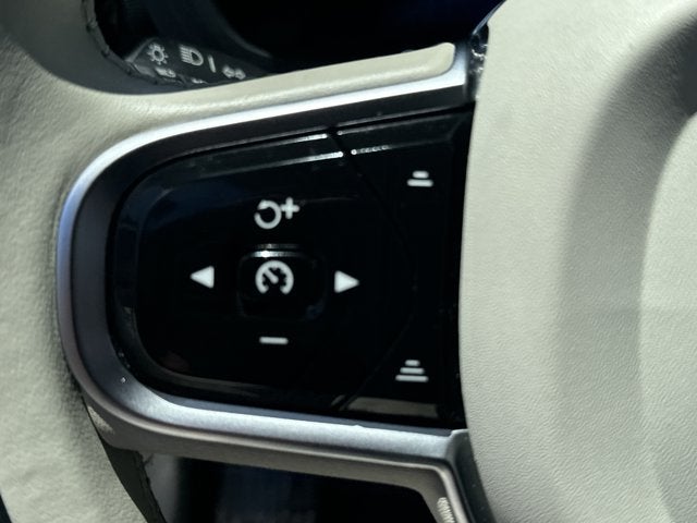 2023 Volvo XC60 Plus Bright Theme
