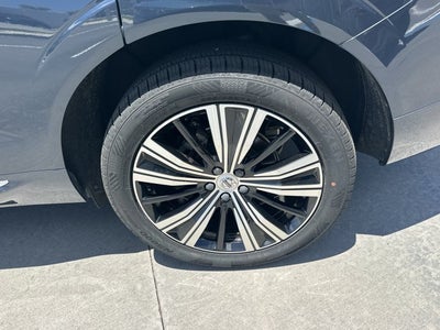 2023 Volvo XC60 Plus Bright Theme
