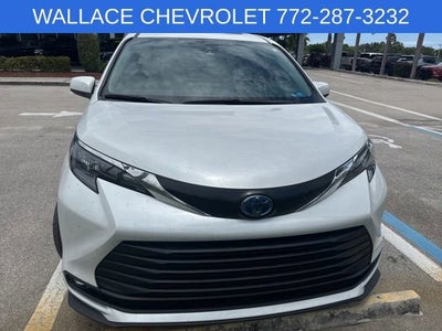 2025 Toyota Sienna XLE